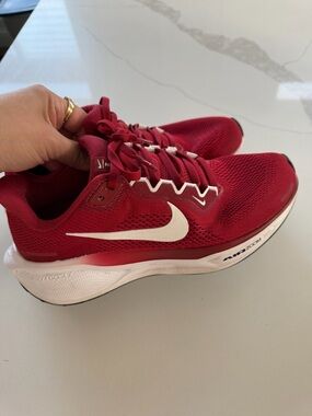 Nike Women’s Red Nike Air Zoom Pegasus 41